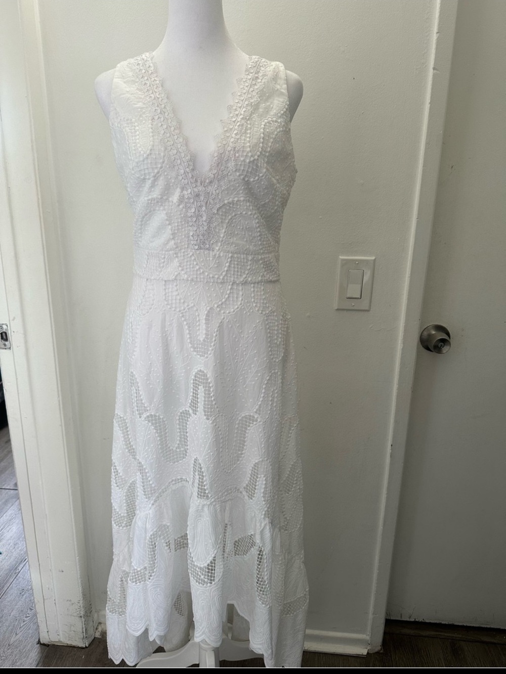 Marciano by Guess White Lace High-Low Maxi Dress NWT -100% Cotton - Picture 4 of 10